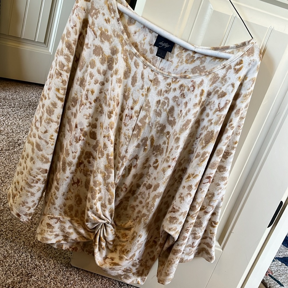 Lightweight leopard print sweater DayTrip